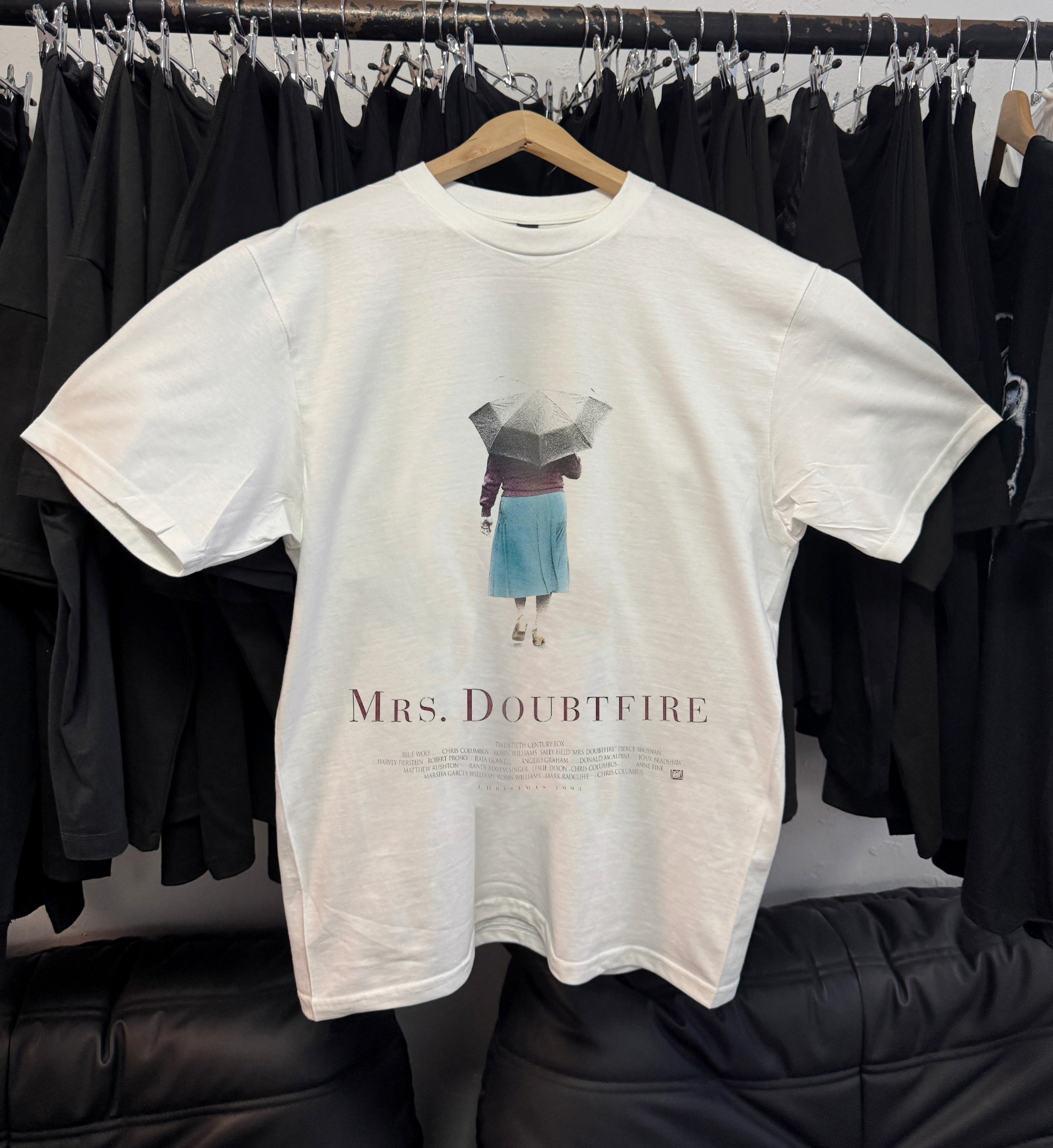 90's Mrs doubtfire white graphic t-shirt