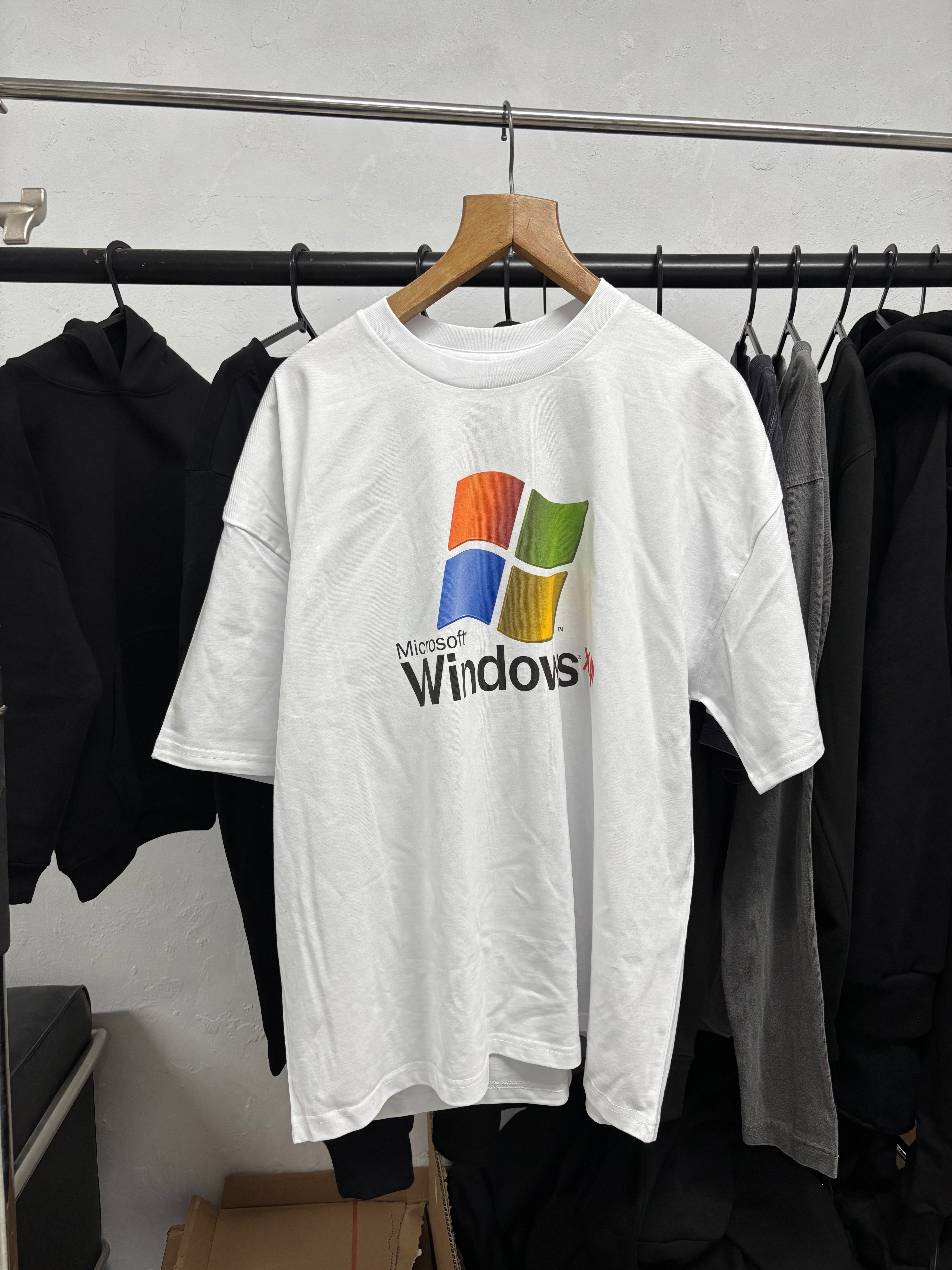 2000's Microsoft Windows XP white t-shirt